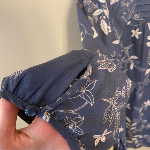 ❌ [SOLD] Lauren Conrad | Floral Peasant 3/4 Sleeve Blouse | Blue - Picture 5 of 8